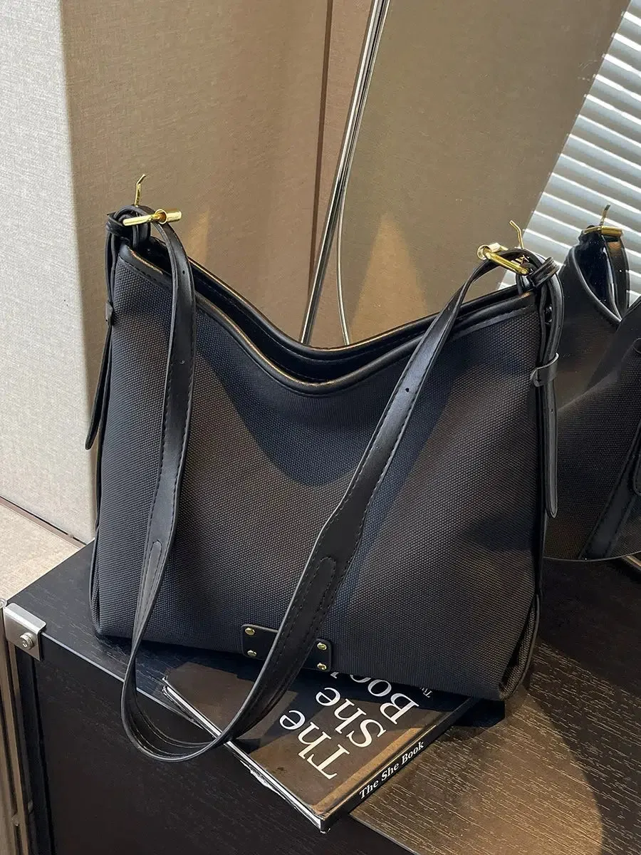 Adjustable Strap Bucket Shaped Bag