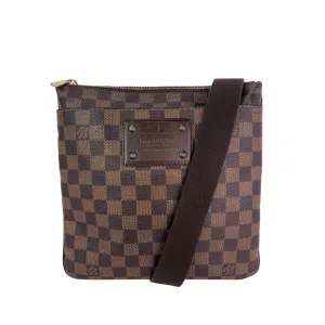 LOUIS VUITTON Damier Ebene Brooklyn Pochette Plate Messenger Crossbody Bag
